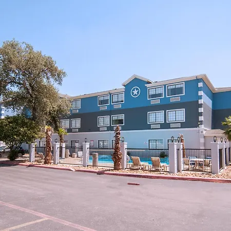 Days Inn & Suites By Wyndham San Antonio North/Stone Oak-2
